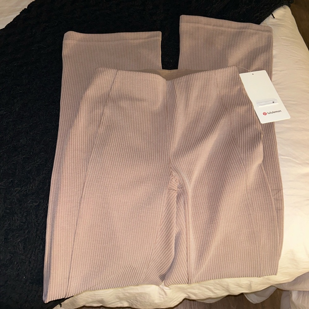 Lululemon Ribbed Flared Pants - Picture 4 of 11